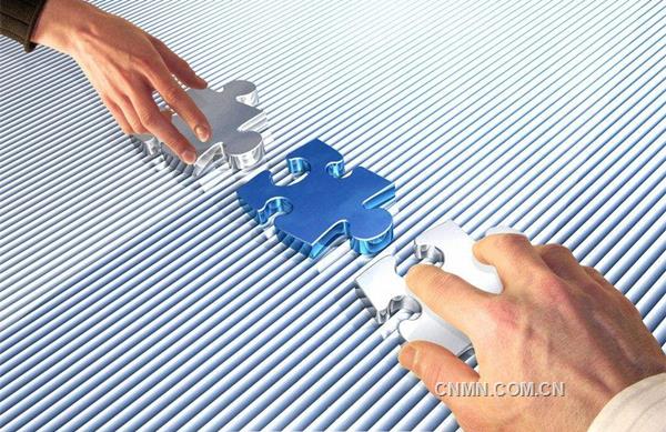 未来中国铜需求仍将在合理区间继续坚持一定速率的增添。。。新城镇化建设、电网投资、新能源发电、新能源汽车等因素将在修建、电力、交通等古板领域拉动新一轮铜需求增添。。。别的，，“中国制造2025”“国家大气污染防治使命”等国家政策也利好用铜，，而“铜网箱海水养殖”“空气源热泵”等新应用领域则将为铜开发新的市场和机缘。。。